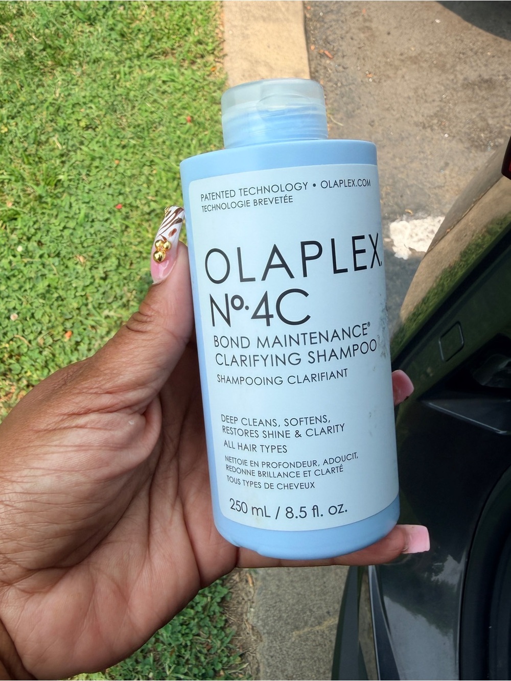OLAPLEX No.4C Clarifying Shampoo — Pale Blue Bottle